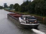 Das Schiff  Ondine  fhrt auf dem Rhein-Herne-Kanal in Richtung Oberhausen. Im Hintergrund ist der Gasometer neben dem CentrO zu sehen. Das Foto stammt vom 08.08.2007