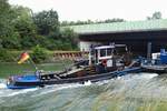 Schubboot RHEINSTROM, ENI 04500490, mit dem Ponton AM 07, am 06.07.2020 unter der Autobahnbrücke Nr.