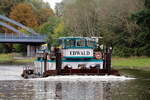 Schubboot  EDWALD  (05602420 , 14,70 x 8,16m) befuhr am 04.10.2021 den Sacrow-Paretzer-Kanal /  UNTERE HAVEL-WASSERSTRASSE  Höhe Marquardt zu Tal.