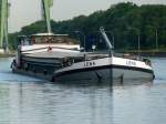 GMS Lena - 02311548 - Lnge 84,76 m - Breite 8,22 m - Tiefgang 2,60 m -Tonnage 1260 - PS 540-Deutz - Bj 1926 in Heusden/NL bei  De Haan & Oerlemans. Gemeldet in Werkendam/NL. Hier oberhalb der Schleuse Ahsen zu Berg am 26.05.2011.