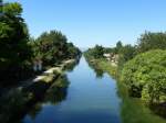 Colmar-Kanal, Blick von der Brcke in Muntzenheim, am Horizont die Vogesen, Aug.2013