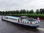 IRIS tuckert im Amsterdam-Rijnkanaal;100903