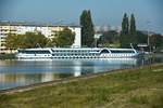 STRASBOURG (Region Grand Est), 14.10.2017, Fahrgastschiff Amadeus Classic vor dem Quai des Belges im Rhein-Rhône-Kanal
