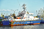 Das am 1.4.2009 in den Dienst gestellte Polizeiboot SYLT (IMO 9452103) am 21.07.2015 im Hafen von Büsum