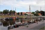 Im Hafen von Carolinensiel sind etliche historische Plattbodenschiffe zu sehen. 14.08.2019