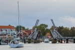 Denkmalgeschützte Klappbrücke in Greifswald-Wieck wurde zur Durchfahrt geöffnet.