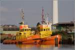 KARIN und SDEROOG sind die Schlepper der Husumer Schiffswerft. Die KARIN wurde 1977 gebaut, ist 21,5 m lang, 6,4 m breit und hat eine Maschinenleistung von 438 kw. Die SDEROOG wurde 1958 gebaut, ist 22,8 m lang, 6,2 m breit und hat eine Maschinenleistung von 618 kw. 13.08.2010