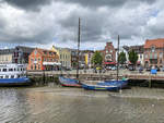 Husumer Binnenhafen mit der Schiffbrücke.