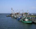 Fischereifahrzeuge lagen am 12.06.2020 im Hafen von  ACCUMERSIEL / DORNUMERSIEL  , Niedersächsische Nordseeküste.