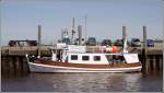 Die RUNGHOLT liegt im Hafen Schlttsiel. Von hier startet sie zu Fahrten ins nordfriesische Halligmeer. 10.05.2009