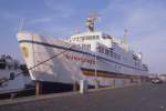 Altes ehemaliges Seebderschiff hier als Sunflower   Butterschiff  am Kai in Eckernfrde am 14.08.1988
