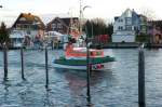 SAR / Seenotrettungsboot EMMI am 02.12.2011 fährt aus dem Hafen von Niendorf/Ostsee aus