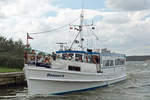 HANSEAT II im Hafen von Niendorf / Ostsee einlaufend.