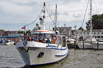 HOLSTENTOR I in den Hafen von Niendorf / Ostsee einlaufend.