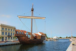 Die Pommernkogge UCRA im Ueckermünder Stadthafen mit Takelage und Segel, aber leider immer noch nicht auf dem Stettiner Haff unter Segel.