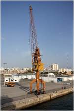 Schienengebundener Hafenkran in Portimao an der Algarve. 20.04.2017