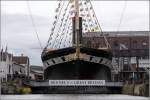 Die Bugpartie der GREAT BRITAIN, die in Bristol in ihrem Baudock besichtigt werden kann. Sehr empfehlenswert!!! Sie war 1845 das erste Schiff aus Eisen, das mit Propellerantrieb den Atlantik überquerte.
Siehe auch:
http://www.ssgreatbritain.org/