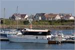 Die 2010 gebaute ADVANCE liegt am 02.05.2017 im Hafen von Stromness auf den Orkney Inseln. Dieses Arbeitsboot ist 14,75 m lang und 5,80 m breit. Heimathafen ist Kirkwall (Vereinigtes Knigreich). Mit ihm werden u.a. Tauchroboter ins zu untersuchende kstennahe Seegebiet gebracht und gefhrt.