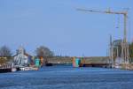 Neues Sperrwerk in Greifswald Wieck hat für das Segelschulschiff Greif nicht genügend Tiefgang. - 03.05.2015
