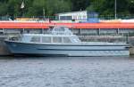 Die ehemalige Marinebarkasse V-9 hier am 16.06.09 in Berlin-Rummelsburg. Der neue Liegeplatz ist zur Zeit Berlin-Adlershof.