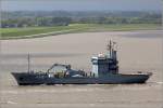 Der Tender A 515 MAIN passierte am 19.05.2015 Bremerhaven Weser aufwärts.