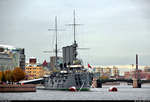 Verschiedene Ansichten des Panzerdeckkreuzers  Aurora , ein Kriegsschiff der ehemaligen Kaiserlich Russischen Marine und seit 1956 als Museumsschiff in Sankt Petersburg (RUS) stationiert.