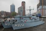 Die belgischen Minensuchboote M924 Primula und M916 Bellis am 08.05.10 zum 821 Hafengeburtstag in Hamburg.