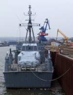 Heckansicht vom Binnenminensuchboot  Atlantis  - M 2666, Baujahr 1967, es liegt in Dresden-Alberthafen als Museumsschiff. Datum: 18.03.2005