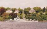 Schnellboot P6119 (S 69 Habicht)der Albatros Klasse im Mai 98 elbabwrts unterwegs(hamburger Villen kontrollierend;-). 1975 gebaut, 4 Dieselmotoren mit zusammen 18.000 PS, Geschw.42kn. - 2005 nach Tunesien verkauft, heit dort  Hasdrubal 509 .