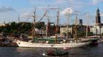 Die Gorch Fock am 12.05.2013 auf der Elbe vor Hamburg.