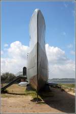 Ausgesprochen schlank erscheint die Silhouette der U 995 in Laboe. Aufnahmedatum: 25.05.2006