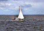 Segelyacht vor Spiekeroog.Aufnahme von Bord der Fhre  Spiekeroog 2  am 5.6.09 um 10.00 Uhr 