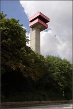 Der 1985/86 erbaute Leuchtturm von Eckernfrde beherbergt ein Leitfeuer. Der Turm ist 27 m hoch. 03.008.2010
