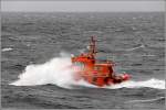 Das Lotsenboot HOLTENAU kmpft sich durch die nicht gerade ruhige Ostsee zurck zur Lotsenstation am Leuchtturm Kiel. 22.05.2013