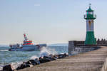 Seenotrettungskreuzer HARRO KOEBKE vor Sassnitz.