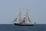 Traditionsschiff MERCEDES (IMO 5156658) vor Rügens Kreideküste Höhe Wissower Klinken.