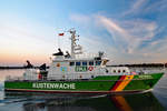 Zollboot PRIWALL am Abend des 12.10.2018 in der Ostsee bei Lübeck-Travemünde