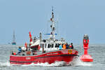 Feuerlöschboot SENATOR EMIL PETERS am 25.08.2021 in der Ostsee vor Lübeck-Travemünde