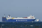 Das Fährschiff CORONA SEA (IMO 9357597) auf dem Weg in die Ostsee, am Horizont das Fährschiff STENA LIVIA (IMO: 9420423). (Priwall, März 2022)