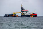 Mehrzweckschiff ARKONA (IMO 9285811) des Wasser- und Schifffahrtsamtes Stralsund vor Sassnitz wird in kürze ARKONA 2 an Bord nehmen.