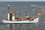 Fischereifahrzeug TRA 11 JAN am 11.10.2022 in der Ostsee vor Lübeck-Travemünde