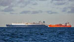 LNG Tanker COOL VOYAGER und CORAL FAVIA auf Reede vor dem Ostseebad Binz.