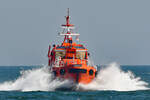 Lotsenversetzboot SCHILKSEE am 12.05.2023 in der Ostsee vor Lübeck-Travemünde