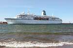 MS DEUTSCHLAND (IMO: 9141807) am 08.07.2023 in Lübeck-Travemünde einlaufend