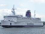 Die Kronprins Frederik, IMO 7803205, ist ein Fährschiff der Reederei Scandlines. Am 09.07.2012 im Hafen von Warnemünde.