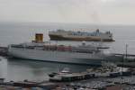 Die M/S  Costa Marina  liegt im Hafen von Salerno.