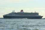 Der Lotse hat die M/S  Queen Mary  verlassen.