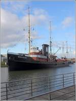 Der Hochseeschlepper SEEFALKE hat im Museumshafen in Bremerhaven den Liegeplatz der SEUTE DEERN vor dem Deutschen Schifffahrtsmuseum eingenommen. 15.01.2021
