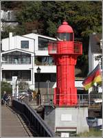 Das alte 12 m hohe Leuchtfeuer Pagensand-Süd stand von 1934 bis April 2015 an der Südspitze der Elbinsel Pagensand. Nach seiner Sanierung wurde er Ende 2015 im Museumshafen Hamburg Oevelgönne aufgestellt. 07.10.2019