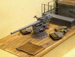 Artillerie-Prahm der ehem. DKM, Scratch-build Modell im Mastab 1:35, vordere 8.8 cm SK 43 (ehem. Uboot-Kanone)
